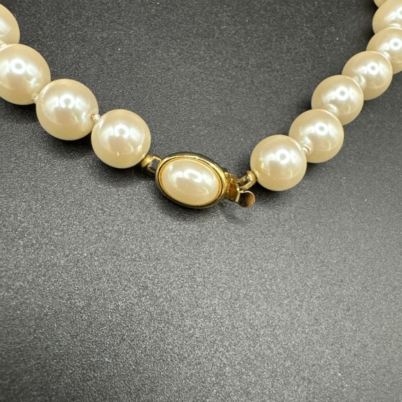 Vintage Talbots Faux Pearl Necklace 25" - Picture 4 of 6